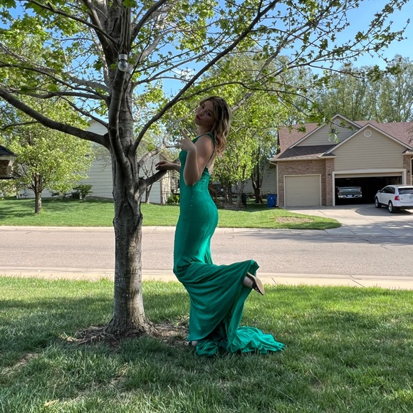 Prom dress - Picture 4 of 5